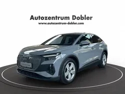 Grau Gebraucht 2022 Audi Q4 Sportback e-tron Sport SUV | 29.840 € (Fairer Preis)