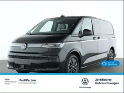 Schwarz Gebraucht 2024 VW Multivan Style Van / Kleinbus | 56.930 € (Fairer Preis)