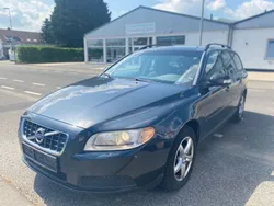 Grau Gebraucht 2010 Volvo V70 Kombi | 6.690 € (Fairer Preis)