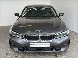 Mineralgrau met. Gebraucht 2020 BMW 330e Sport Line Limousine | 29.979 € (Etwas zu teuer)