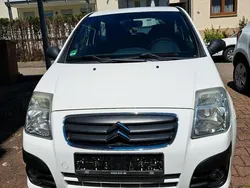 Weiß Gebraucht 2009 Citroën C2 Kleinwagen | 1.000 €