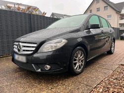 Schwarz Gebraucht 2012 Mercedes B180 Van / Kleinbus | 10.800 € (Fairer Preis)