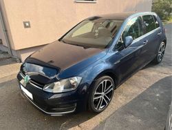 Blau Gebraucht 2015 VW Golf VII LOUNGE Limousine | 12.800 € (Teuer)