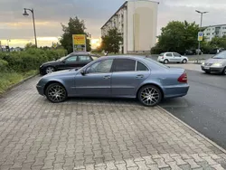 Gebraucht 2005 Mercedes E220 Elegance Limousine | 3.500 € (Etwas zu teuer)