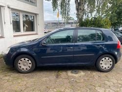 Blau Gebraucht 2005 VW Golf V Kleinwagen | 2.400 € (Guter Preis)