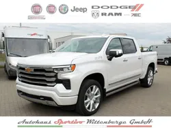 Iridescent pearl Neu 2025 Chevrolet Silverado SUV | 77.890 € (Guter Preis)