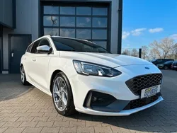 Frostweiß Gebraucht 2019 Ford Focus ST Kombi | 17.490 € (Fairer Preis)