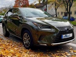 Grün Gebraucht 2021 Lexus NX300h E-FOUR Executive Line SUV | 32.499 € (Fairer Preis)