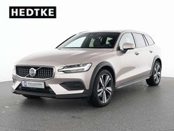 Bright dusk / Gebraucht 2023 Volvo V60 CC Plus Kombi | 42.990 € (Etwas zu teuer)