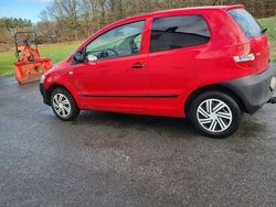 Rot Gebraucht 2009 VW Fox Kleinwagen | 3.000 € (Etwas zu teuer)