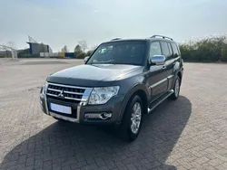 Grau Gebraucht 2014 Mitsubishi Pajero SUV | 14.300 € (Fairer Preis)