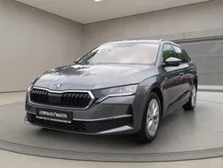 Grau Gebraucht 2024 Skoda Octavia Selection Kombi | 32.589 € (Guter Preis)