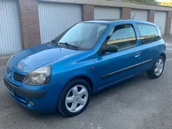 Blau Gebraucht 2002 Renault Clio II Authentique Limousine | 2.299 € (Fairer Preis)