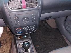 Blau Gebraucht 2001 Opel Corsa Kleinwagen | 1.200 €