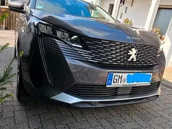 Grau Gebraucht 2021 Peugeot 3008 SUV | 22.500 €