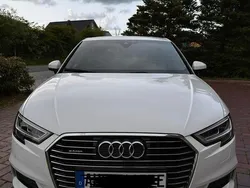 Weiß Gebraucht 2017 Audi A3 Sportback e-tron Design Limousine | 15.400 € (Fairer Preis)