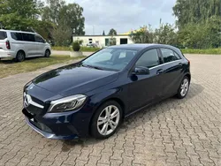 Blau Gebraucht 2016 Mercedes A160 Kleinwagen | 12.000 € (Fairer Preis)