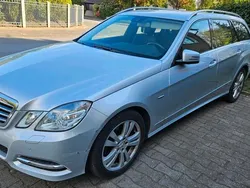 Grau Gebraucht 2011 Mercedes E220 Limousine | 5.990 € (Superpreis)