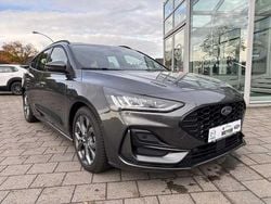 Magneticgraumetallic Gebraucht 2024 Ford Focus ST-Line Kombi | 24.990 € (Guter Preis)