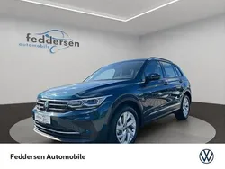 Nightshade blue metallic Gebraucht 2024 VW Tiguan Life SUV | 33.770 € (Fairer Preis)