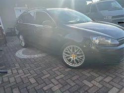 Schwarz Gebraucht 2011 VW Golf VI Kombi | 7.900 €