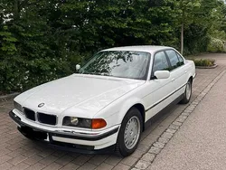 Weiß Gebraucht 1995 BMW 740 Limousine | 4.400 €