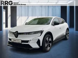 Weiß Gebraucht 2022 Renault Mégane Equilibre Limousine | 19.990 € (Fairer Preis)