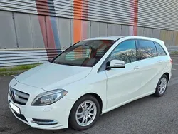 Weiß Gebraucht 2012 Mercedes B200 Sport Van / Kleinbus | 8.999 € (Fairer Preis)