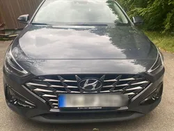 Schwarz Gebraucht 2022 Hyundai i30 Trend Kombi | 18.300 € (Etwas zu teuer)