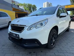 Weiß Gebraucht 2014 Peugeot 2008 Active SUV | 4.999 € (Guter Preis)