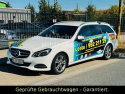 Weiß Gebraucht 2015 Mercedes E220 Limousine | 22.990 €