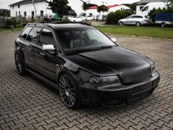 Schwarz Gebraucht 2001 Audi RS4 Comfort Kombi | 35.000 €