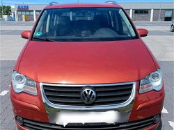 Rot Gebraucht 2008 VW Touran Van / Kleinbus | 4.500 € (Fairer Preis)