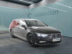 Grau Gebraucht 2024 VW Passat R-line Kombi | 43.350 €