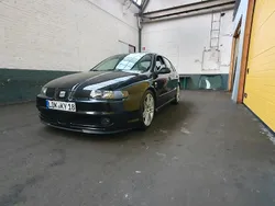 Schwarz Gebraucht 2003 Seat Leon Kleinwagen | 5.000 € (Teuer)