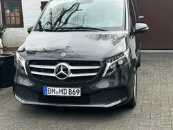 Grau Gebraucht 2023 Mercedes V250 Edition Van / Kleinbus | 57.578 € (Etwas zu teuer)