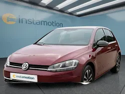 Rot Gebraucht 2019 VW Golf VII Kleinwagen | 18.149 € (Etwas zu teuer)