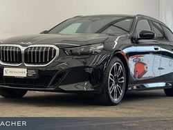 Saphirschwarz Gebraucht 2024 BMW 540 Comfort Edition Kombi | 64.175 €