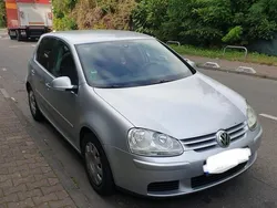 Silber Gebraucht 2004 VW Golf V Limousine | 3.200 € (Teuer)