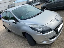 Grau Gebraucht 2011 Renault Scénic III Dynamique Van / Kleinbus | 3.999 € (Guter Preis)