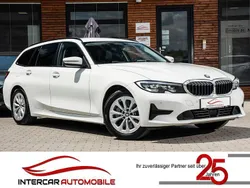 Alpinweiss iii Gebraucht 2020 BMW 330 Advantage Kombi | 25.950 € (Fairer Preis)