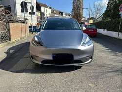 Silber Gebraucht 2023 Tesla Model Y Long Range AWD SUV | 48.999 €