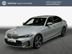 Grau Gebraucht 2023 BMW 330 | 47.490 €