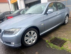 Blau Gebraucht 2010 BMW 318 Limousine | 3.999 € (Superpreis)