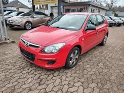 Rot Gebraucht 2009 Hyundai i30 Classic Limousine | 1.800 € (Superpreis)