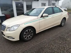 Beige Gebraucht 2011 Mercedes E200 Limousine | 2.999 €