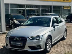 Silber Gebraucht 2014 Audi A3 Attraction Limousine | 9.599 € (Guter Preis)