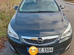 Schwarz Gebraucht 2012 Opel Astra Edition Kombi | 3.450 € (Guter Preis)