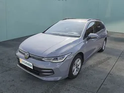 Grau Gebraucht 2024 VW Golf VIII Life Kombi | 31.100 € (Etwas zu teuer)
