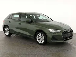 Distrikt grün metallic Neu 2025 Audi A3 Sportback Limousine | 32.045 € (Superpreis)